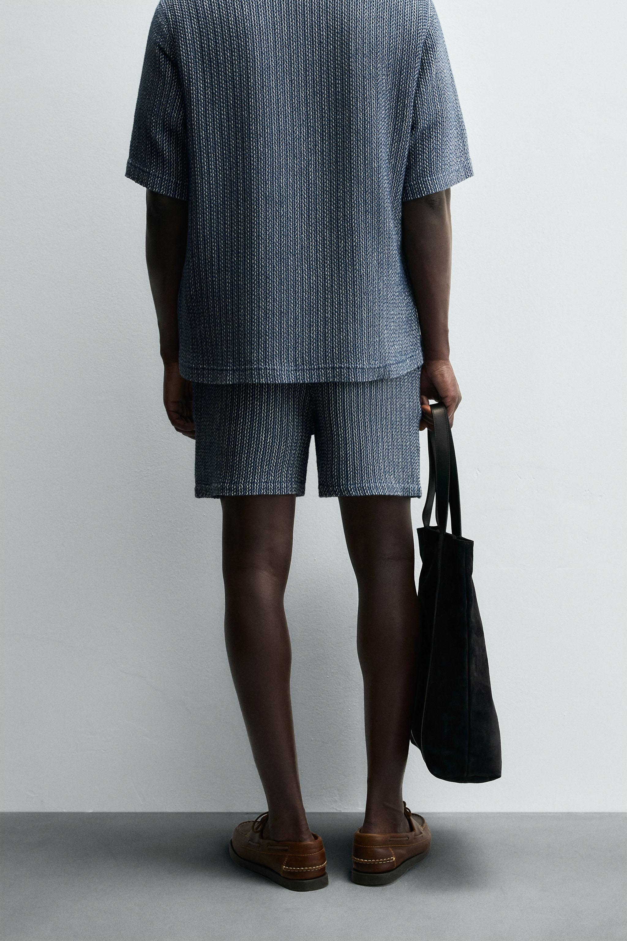 JACQUARD TEXTURED BERMUDA SHORTS